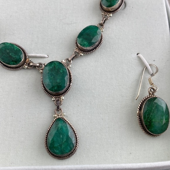 Staure Jade with Sterling Silver Necklace w/matching French Hook Earrings - Picture 4 of 8